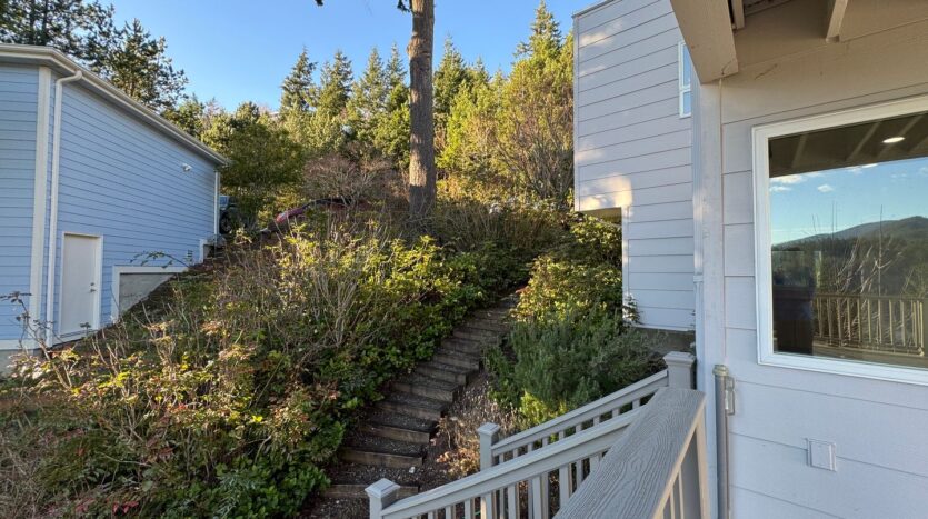 213 Sea Pines Ln. - Bellingham - Washington - 3 bed, 3.5 bath rental property