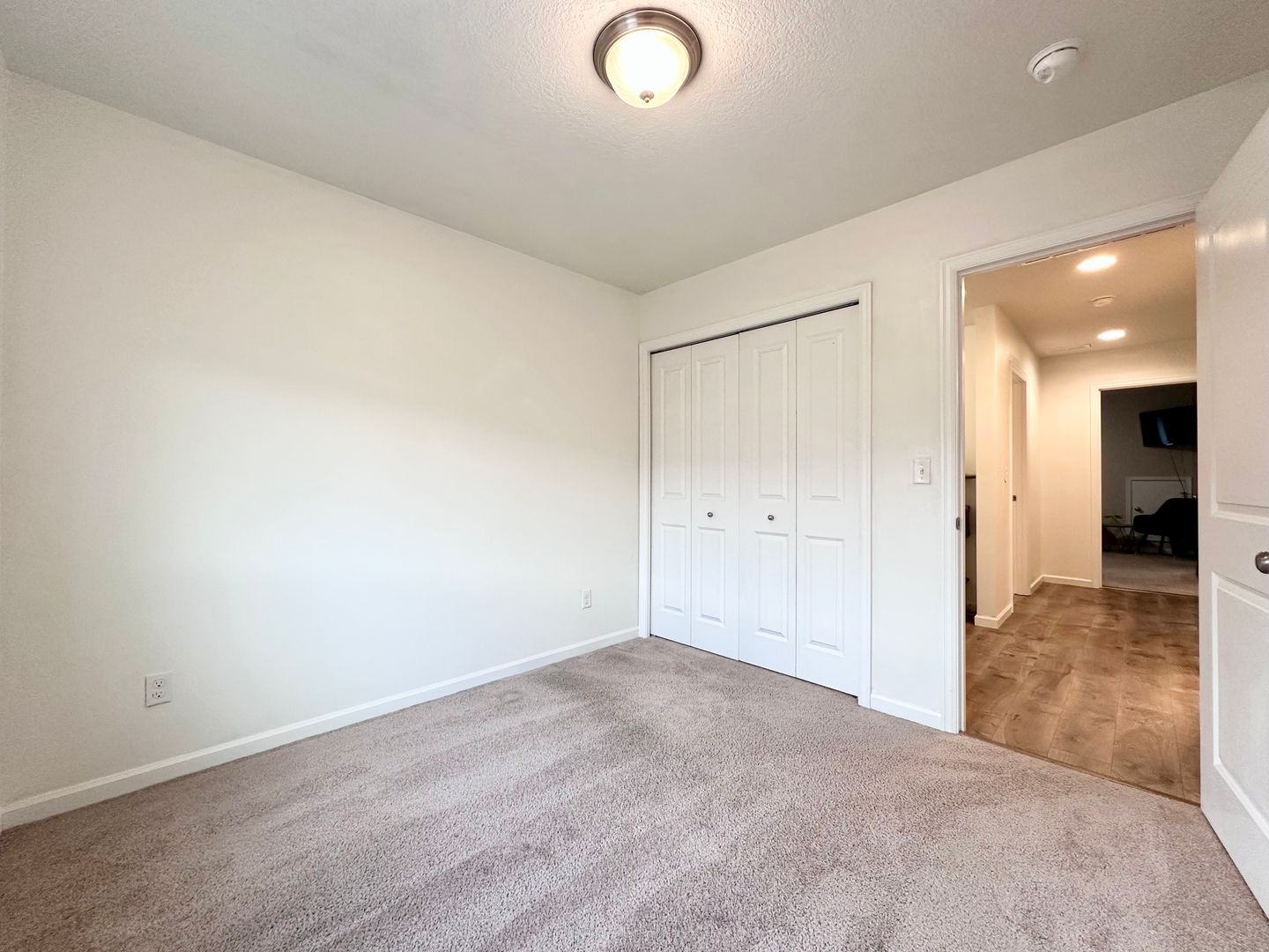 2196 SE 14th Alley - Gresham - Oregon - 3 bed, 2.5 bath rental property