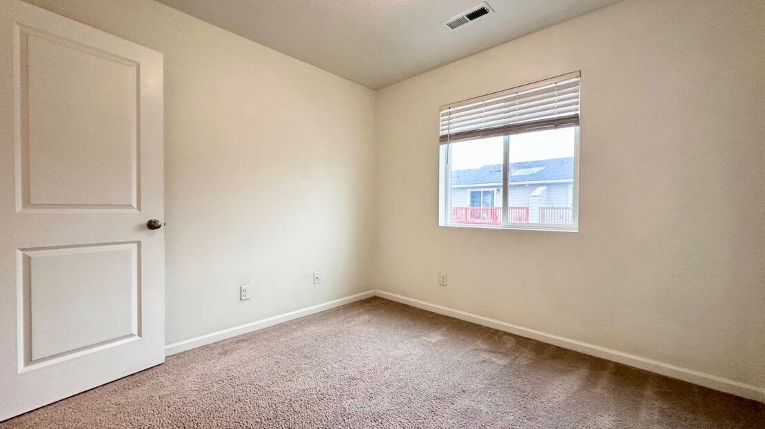 2196 SE 14th Alley - Gresham - Oregon - 3 bed, 2.5 bath rental property