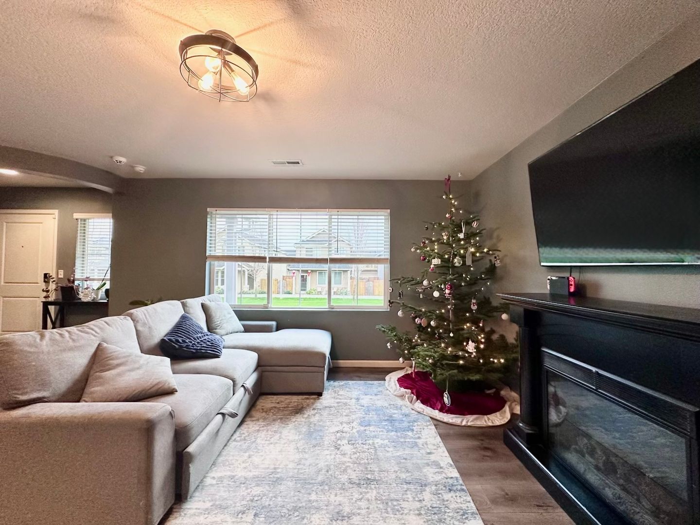 2196 SE 14th Alley - Gresham - Oregon - 3 bed, 2.5 bath rental property