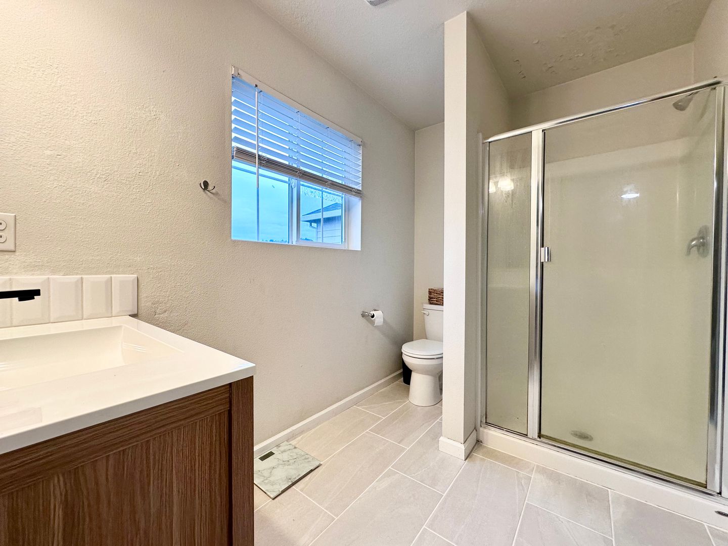 2196 SE 14th Alley - Gresham - Oregon - 3 bed, 2.5 bath rental property