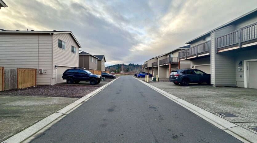 2196 SE 14th Alley - Gresham - Oregon - 3 bed, 2.5 bath rental property