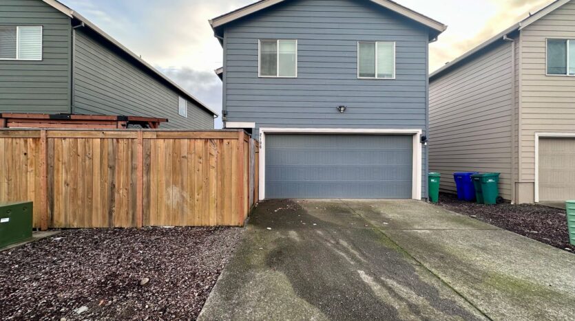 2196 SE 14th Alley - Gresham - Oregon - 3 bed, 2.5 bath rental property