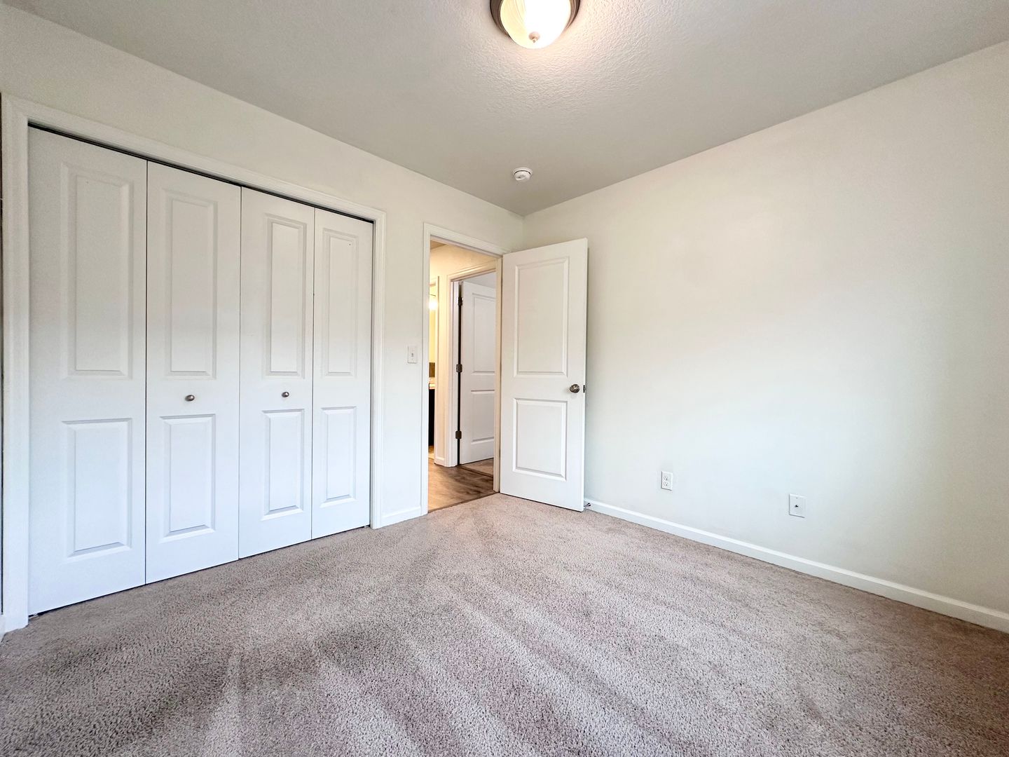 2196 SE 14th Alley - Gresham - Oregon - 3 bed, 2.5 bath rental property