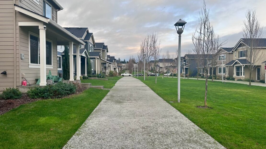 2196 SE 14th Alley - Gresham - Oregon - 3 bed, 2.5 bath rental property