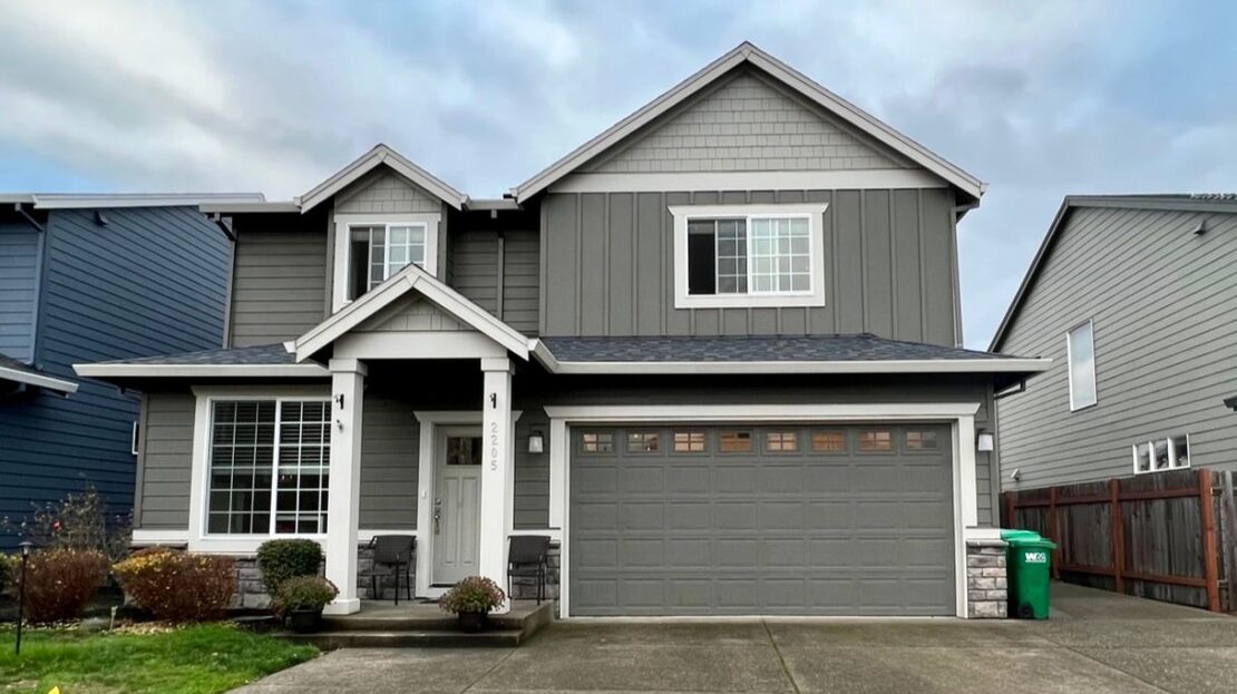 2205 SE Cochran Drive - Gresham - Oregon - 4 bed, 2.5 bath rental property