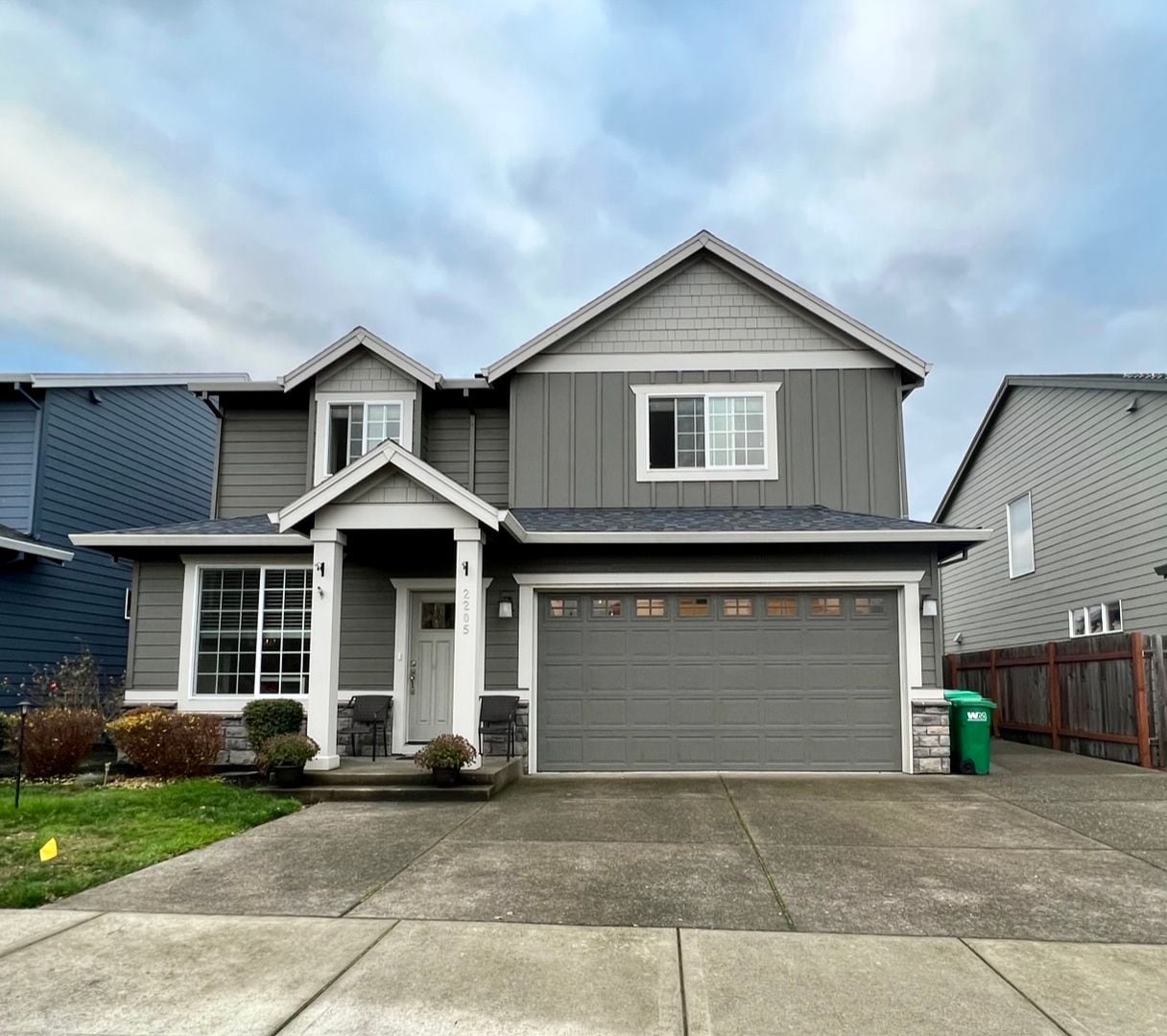 2205 SE Cochran Drive - Gresham - Oregon - 4 bed, 2.5 bath rental property