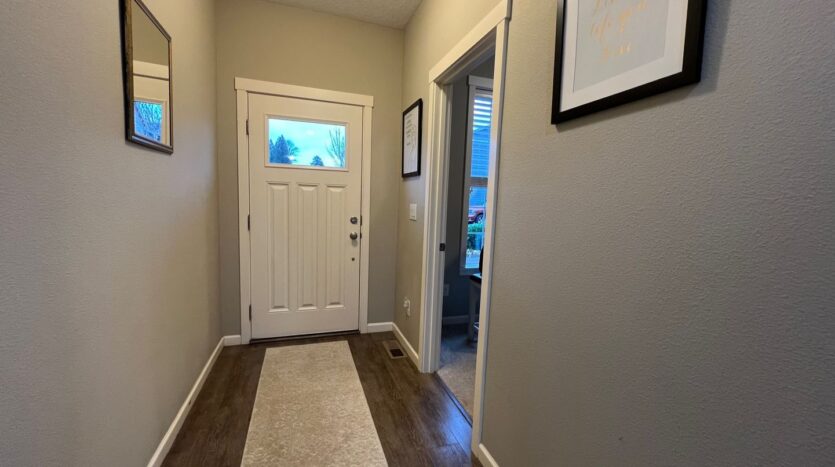 2205 SE Cochran Drive - Gresham - Oregon - 4 bed, 2.5 bath rental property