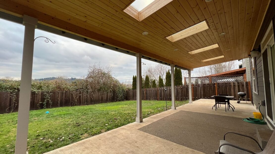 2205 SE Cochran Drive - Gresham - Oregon - 4 bed, 2.5 bath rental property