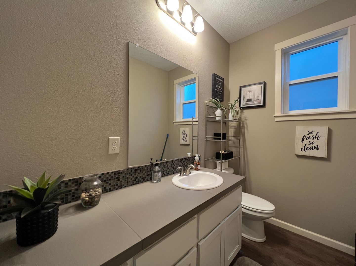 2205 SE Cochran Drive - Gresham - Oregon - 4 bed, 2.5 bath rental property