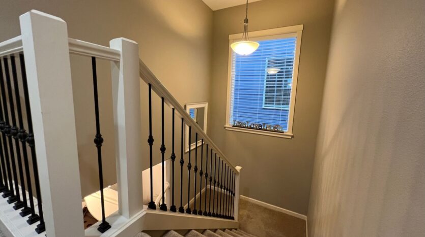 2205 SE Cochran Drive - Gresham - Oregon - 4 bed, 2.5 bath rental property