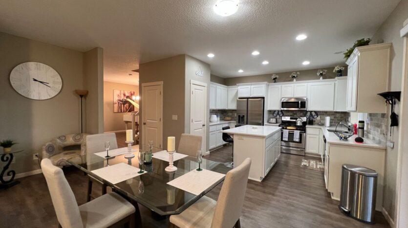 2205 SE Cochran Drive - Gresham - Oregon - 4 bed, 2.5 bath rental property