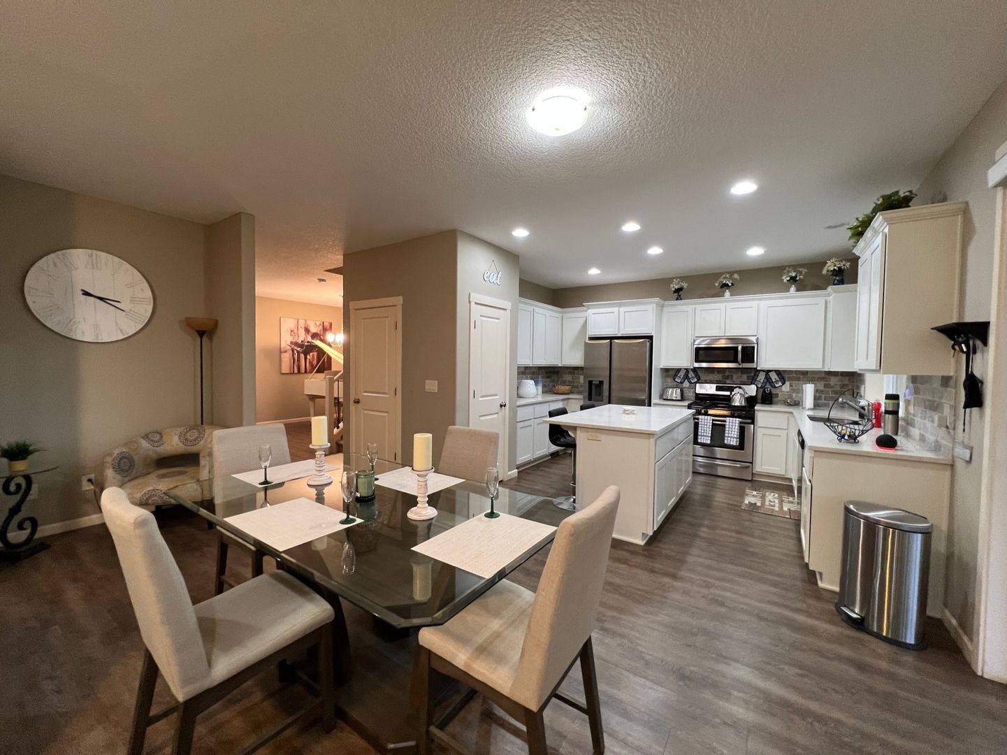 2205 SE Cochran Drive - Gresham - Oregon - 4 bed, 2.5 bath rental property