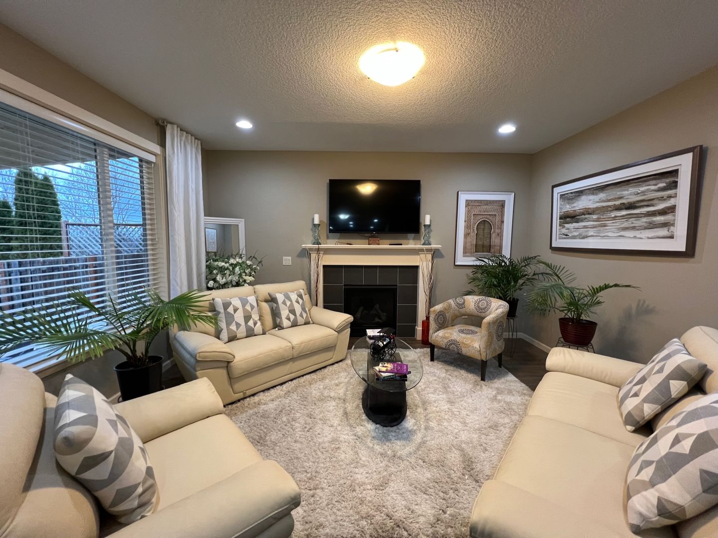 2205 SE Cochran Drive - Gresham - Oregon - 4 bed, 2.5 bath rental property