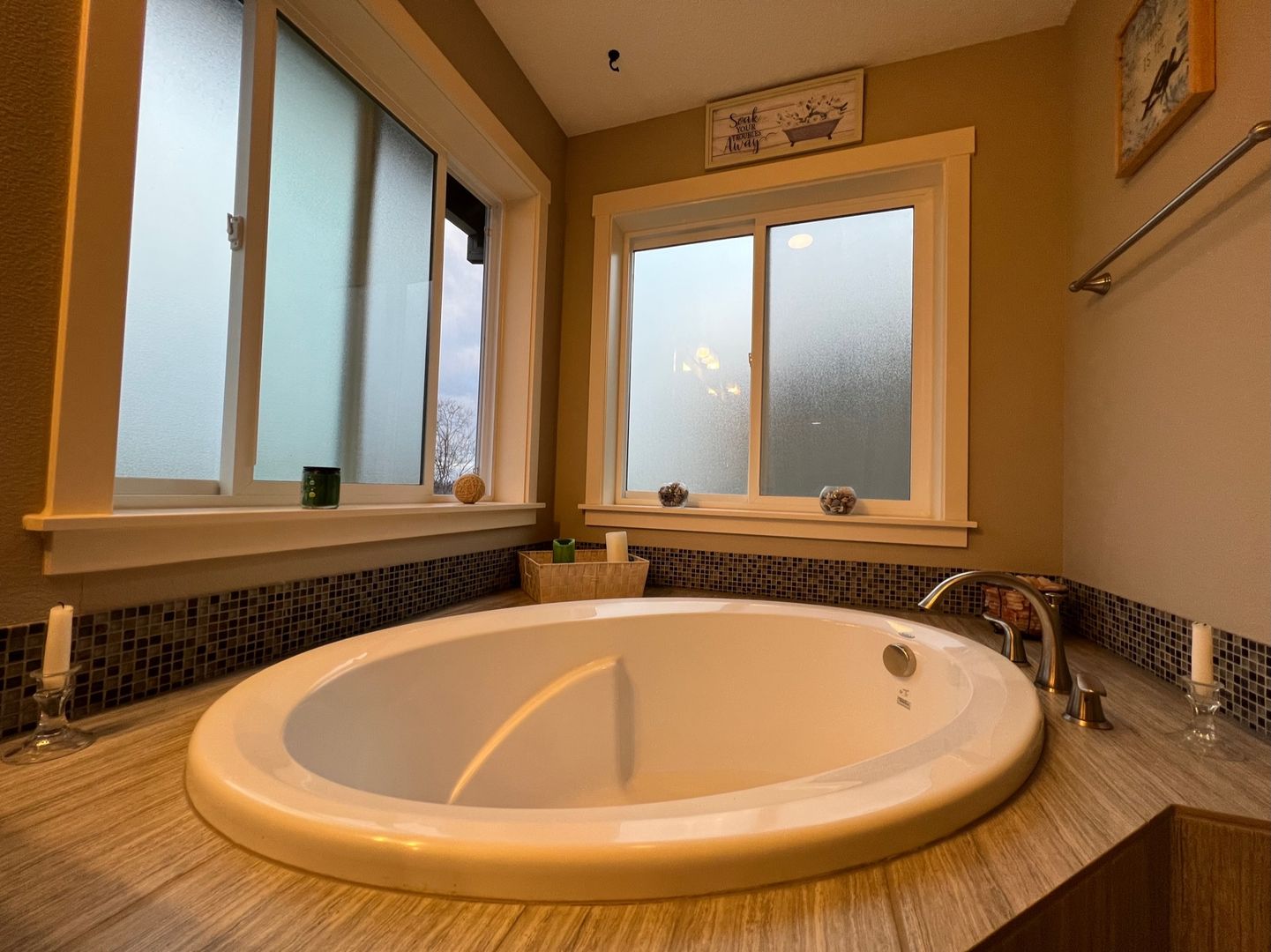 2205 SE Cochran Drive - Gresham - Oregon - 4 bed, 2.5 bath rental property