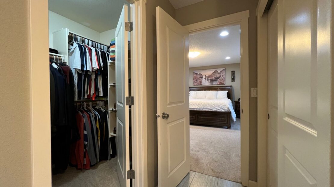 2205 SE Cochran Drive - Gresham - Oregon - 4 bed, 2.5 bath rental property