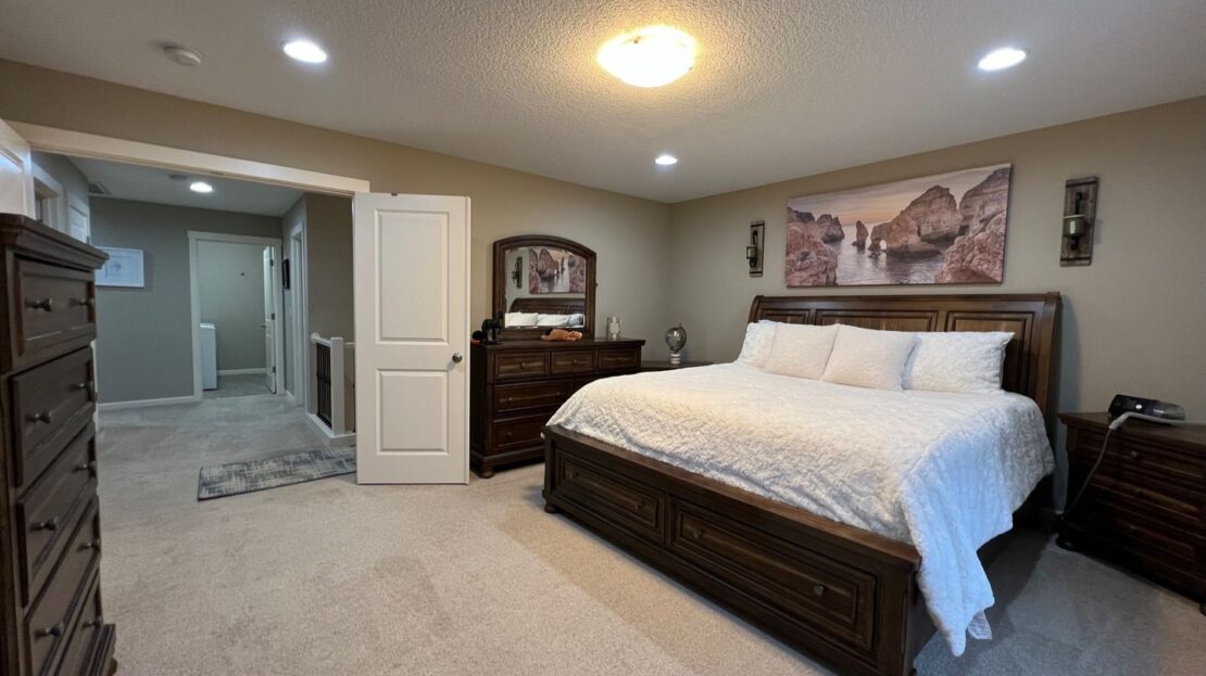 2205 SE Cochran Drive - Gresham - Oregon - 4 bed, 2.5 bath rental property