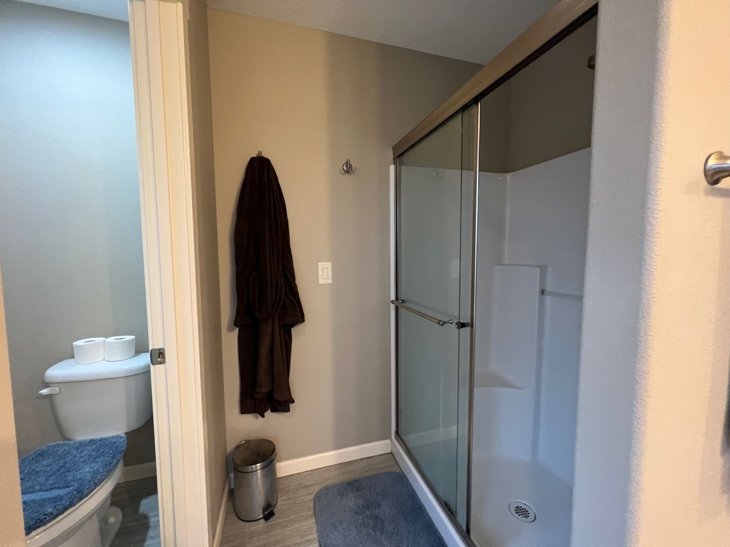 2205 SE Cochran Drive - Gresham - Oregon - 4 bed, 2.5 bath rental property