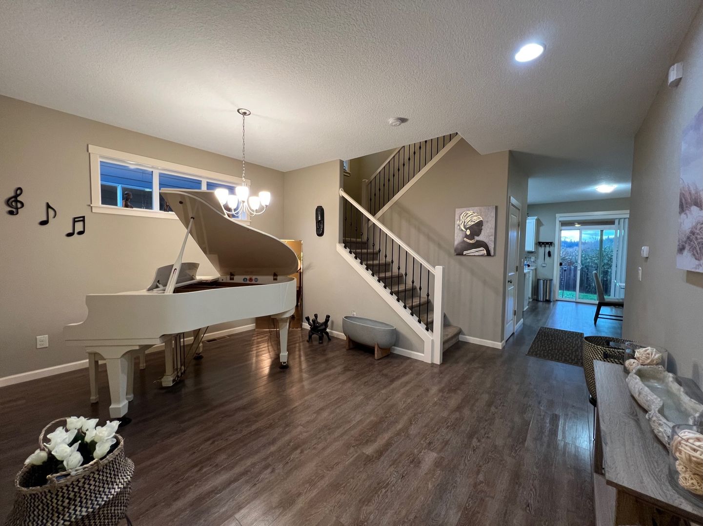 2205 SE Cochran Drive - Gresham - Oregon - 4 bed, 2.5 bath rental property