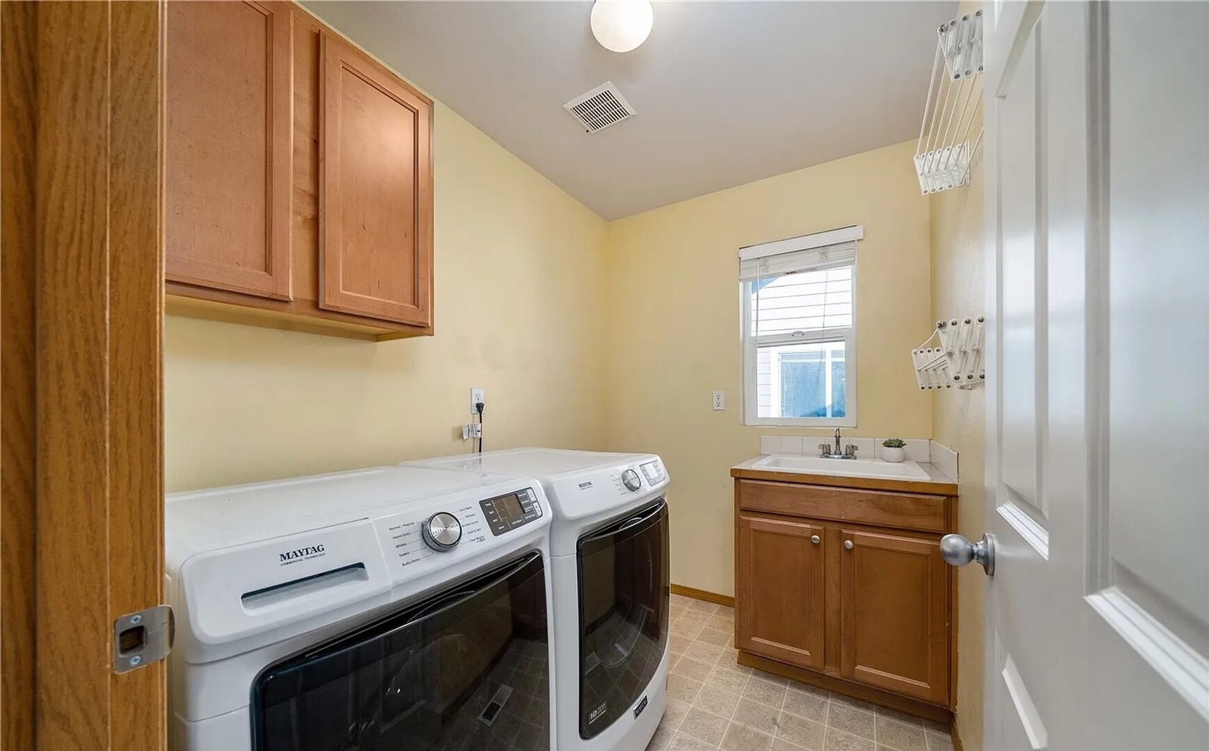 2304 190th St E  - Tacoma - Washington - 3 bed, 2.5 bath rental property