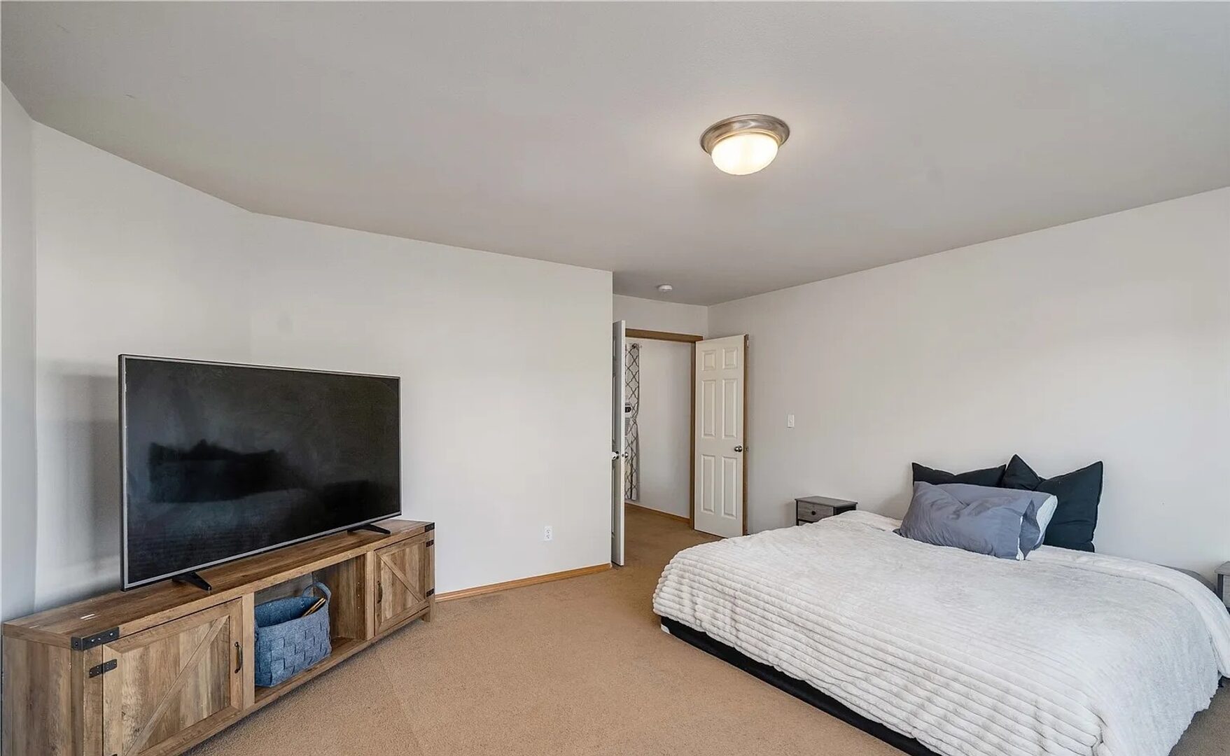 2304 190th St E  - Tacoma - Washington - 3 bed, 2.5 bath rental property