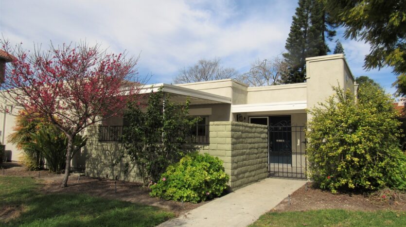 2350 Via Mariposa West Unit D - Laguna Woods - California - 2 bed, 1 bath rental property