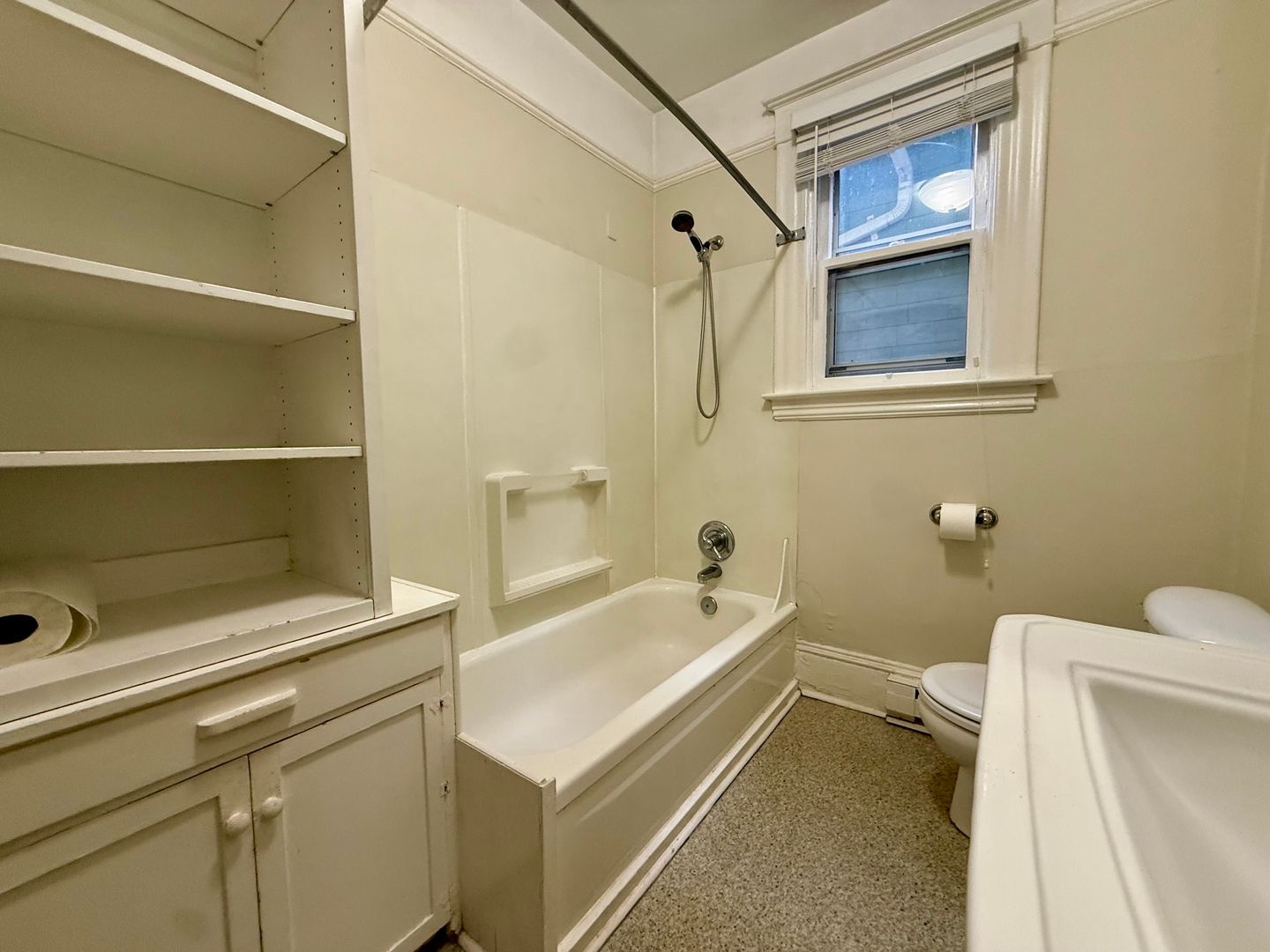 2360 NW Glisan Street - Unit No. 1 - Portland - Oregon - 2 bed, 1 bath rental property