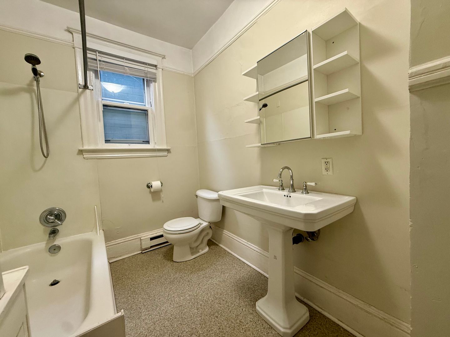 2360 NW Glisan Street - Unit No. 1 - Portland - Oregon - 2 bed, 1 bath rental property