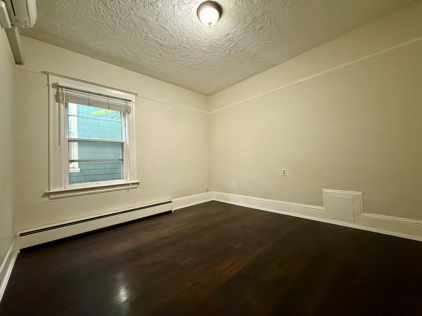 2360 NW Glisan Street - Unit No. 1 - Portland - Oregon - 2 bed, 1 bath rental property