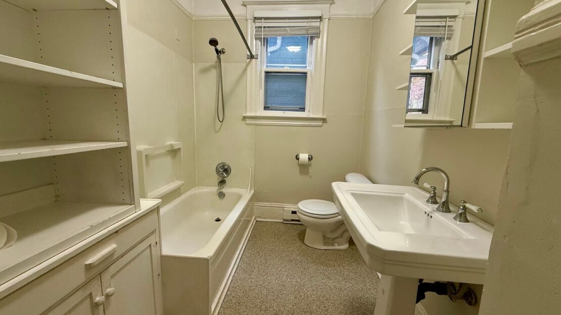 2360 NW Glisan Street - Unit No. 1 - Portland - Oregon - 2 bed, 1 bath rental property