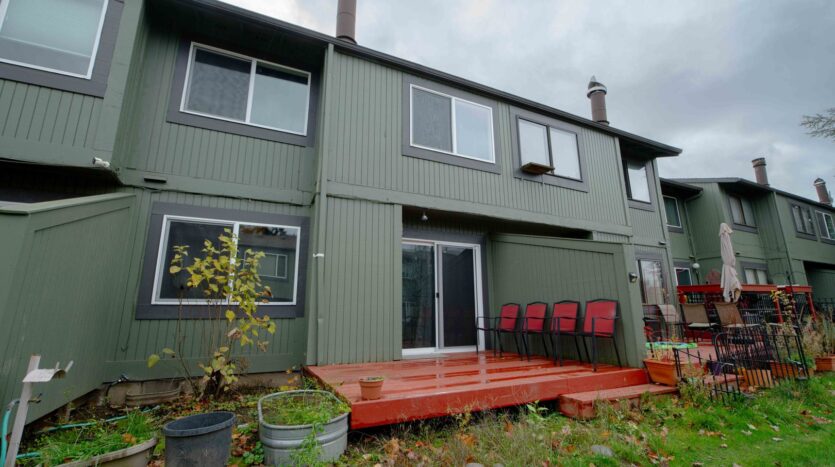 23949 NE Poplar Ct - Wood Village - Oregon - 3 bed, 1.5 bath rental property