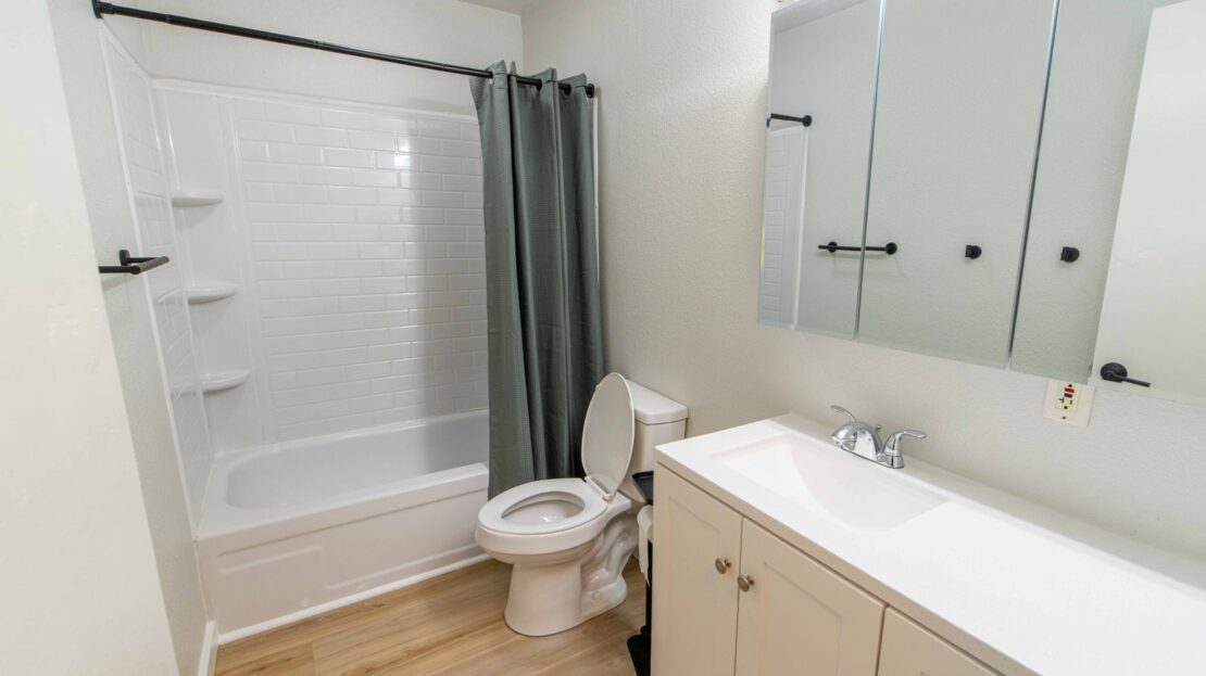 23949 NE Poplar Ct - Wood Village - Oregon - 3 bed, 1.5 bath rental property