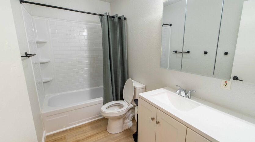 23949 NE Poplar Ct - Wood Village - Oregon - 3 bed, 1.5 bath rental property