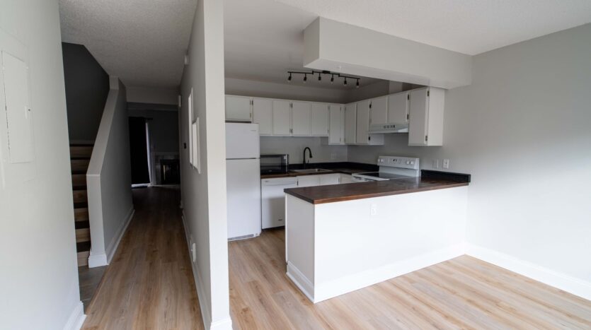 23949 NE Poplar Ct - Wood Village - Oregon - 3 bed, 1.5 bath rental property