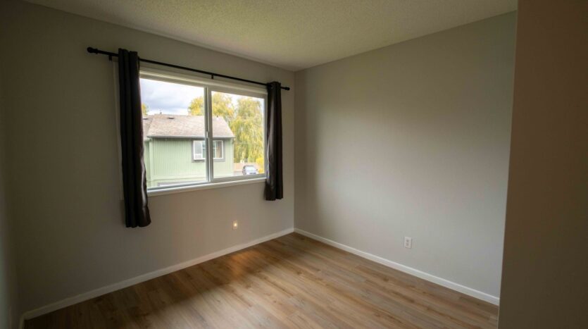 23949 NE Poplar Ct - Wood Village - Oregon - 3 bed, 1.5 bath rental property