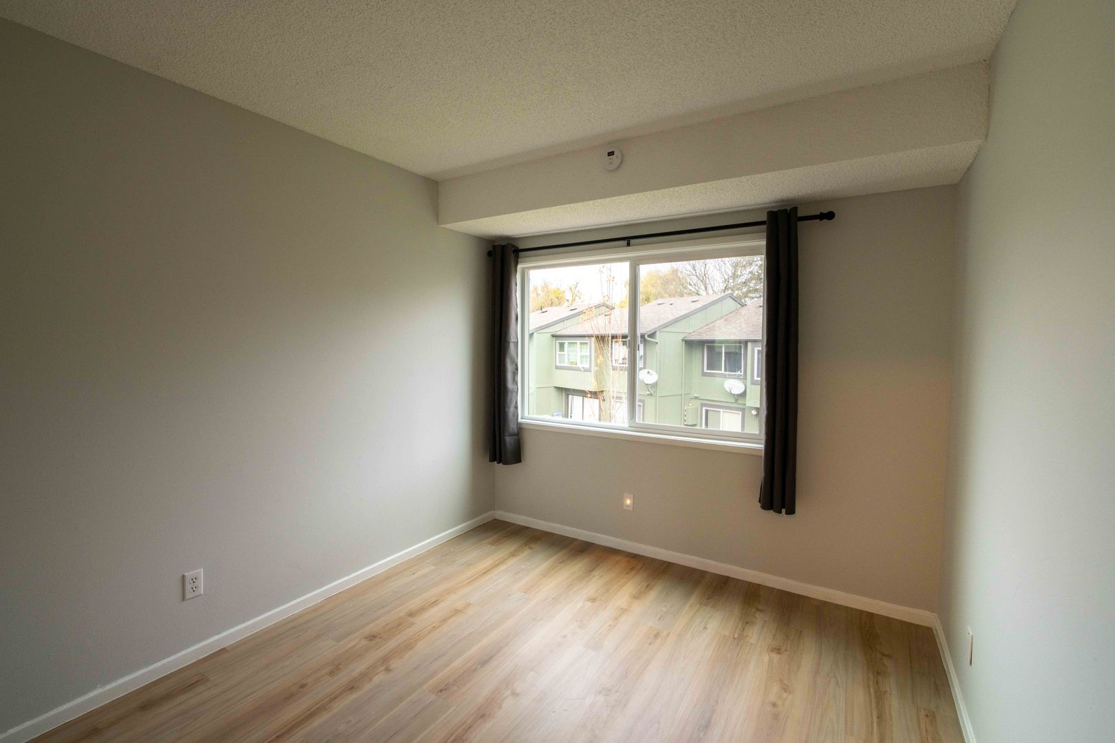 23949 NE Poplar Ct - Wood Village - Oregon - 3 bed, 1.5 bath rental property