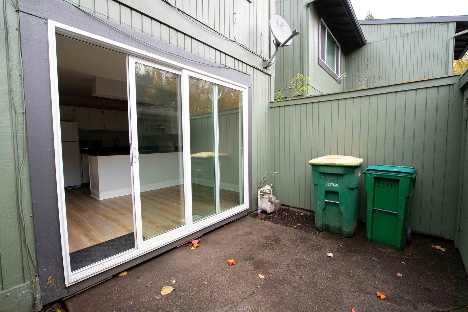 23949 NE Poplar Ct - Wood Village - Oregon - 3 bed, 1.5 bath rental property