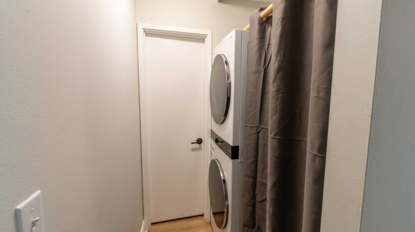 23949 NE Poplar Ct - Wood Village - Oregon - 3 bed, 1.5 bath rental property