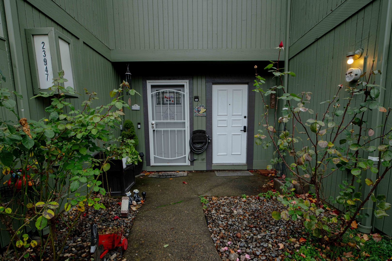23949 NE Poplar Ct - Wood Village - Oregon - 3 bed, 1.5 bath rental property