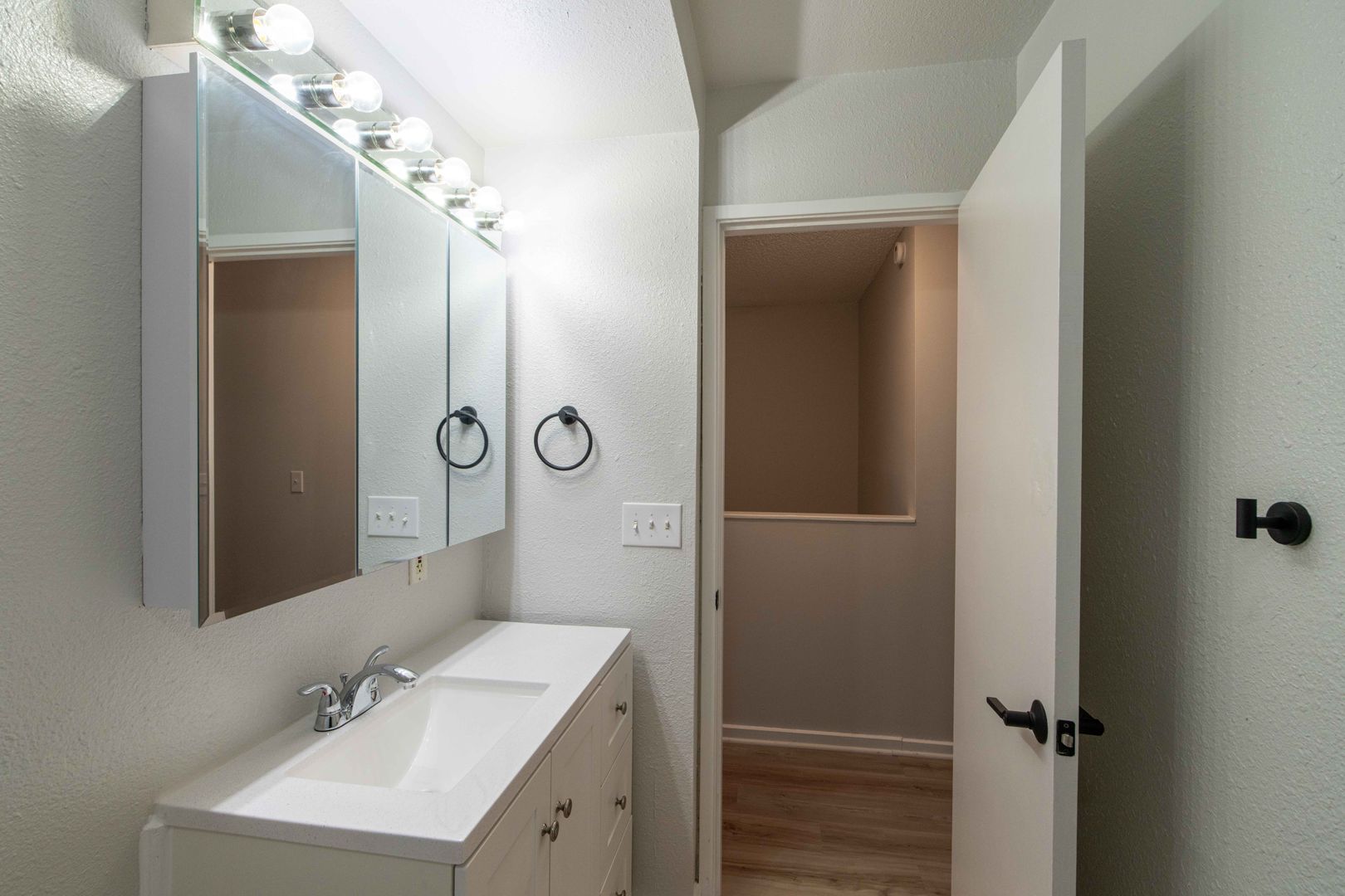 23949 NE Poplar Ct - Wood Village - Oregon - 3 bed, 1.5 bath rental property