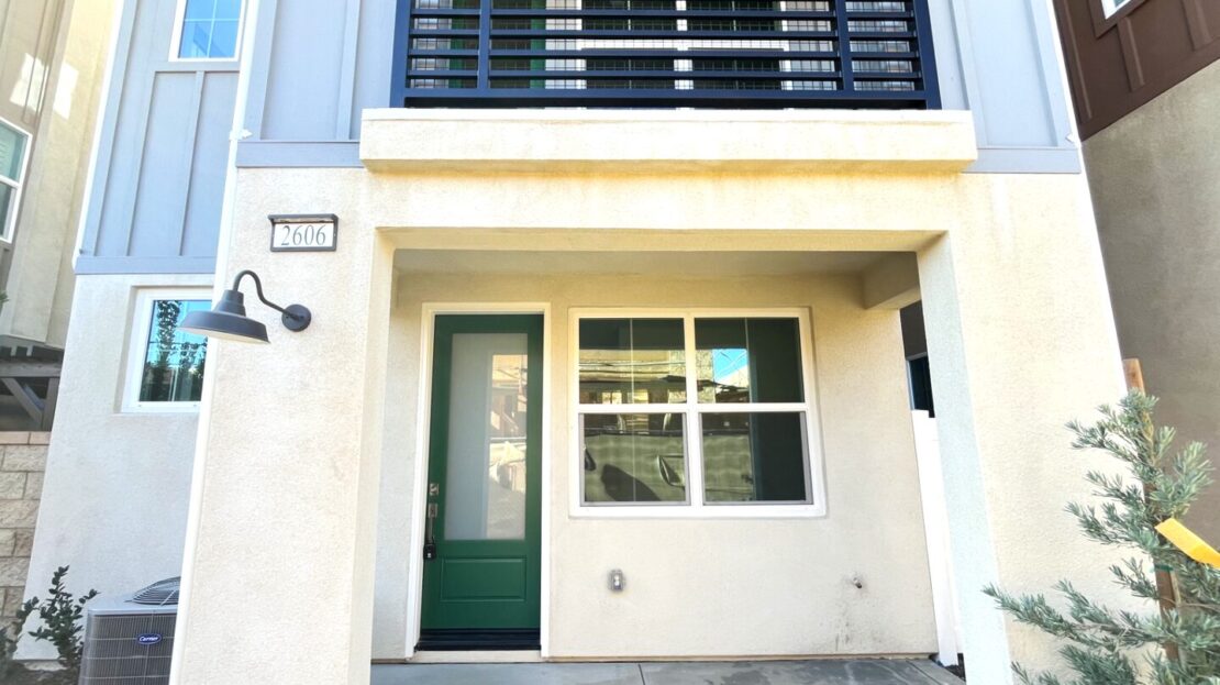 2606 E Hyde Paseo - Ontario - California - 3 bed, 2.5 bath rental property