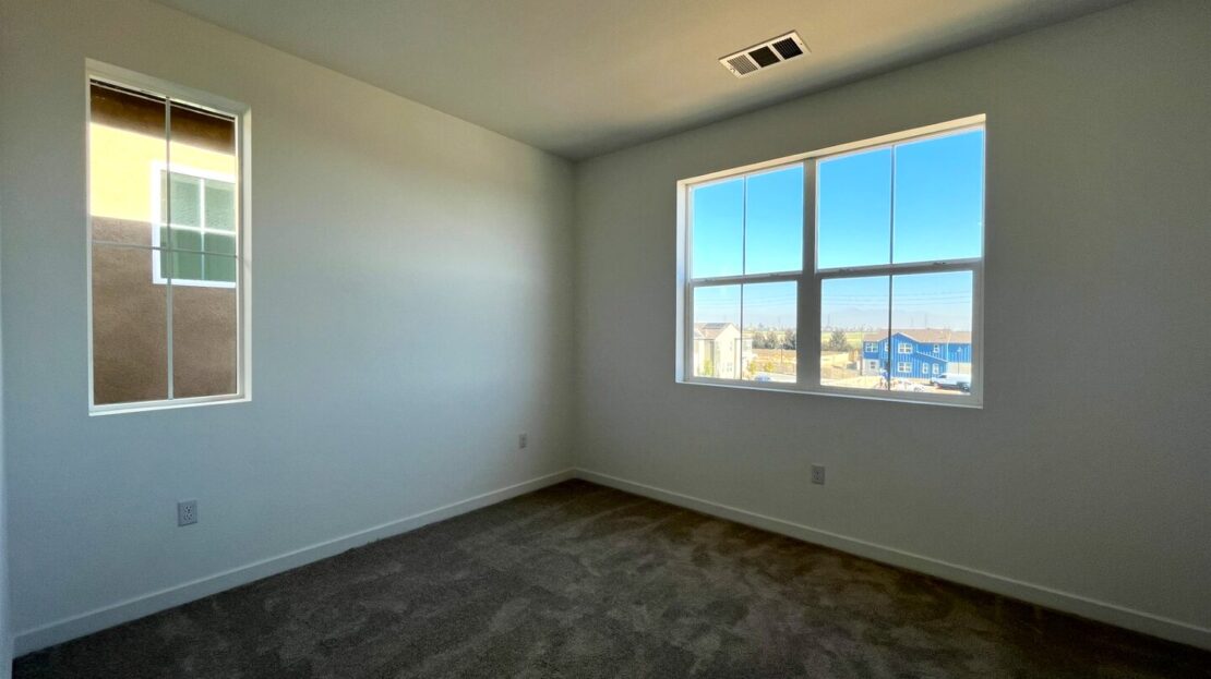 2606 E Hyde Paseo - Ontario - California - 3 bed, 2.5 bath rental property