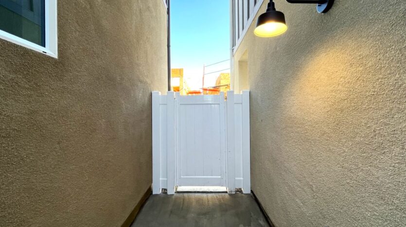 2606 E Hyde Paseo - Ontario - California - 3 bed, 2.5 bath rental property