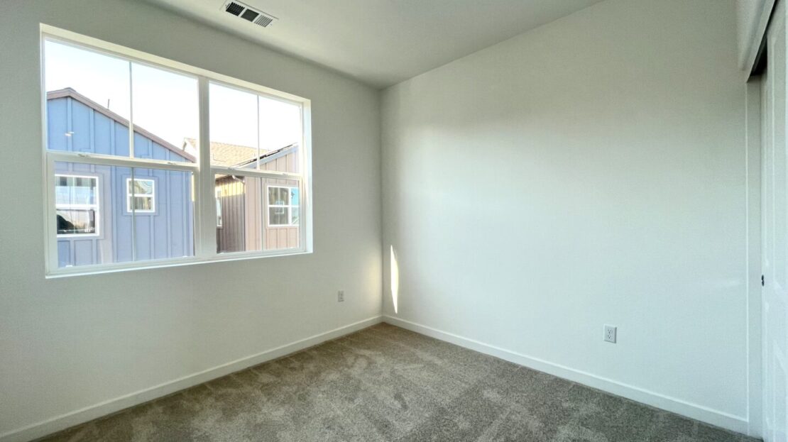 2606 E Hyde Paseo - Ontario - California - 3 bed, 2.5 bath rental property