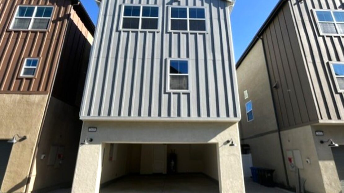 2606 E Hyde Paseo - Ontario - California - 3 bed, 2.5 bath rental property