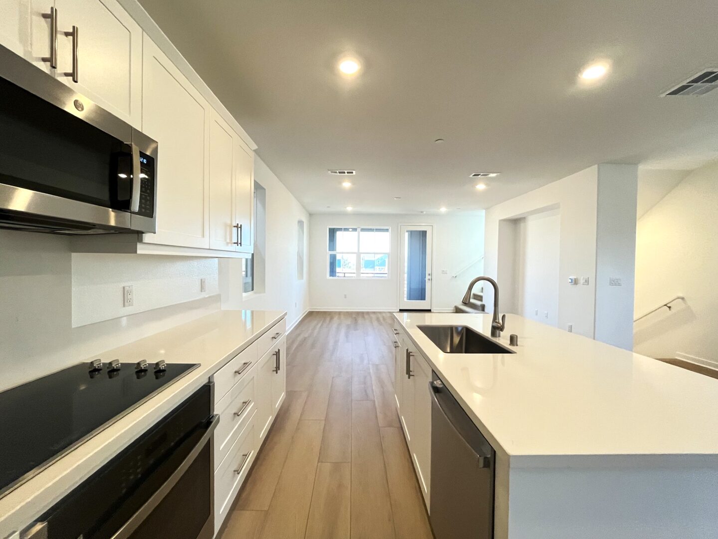 2606 E Hyde Paseo - Ontario - California - 3 bed, 2.5 bath rental property