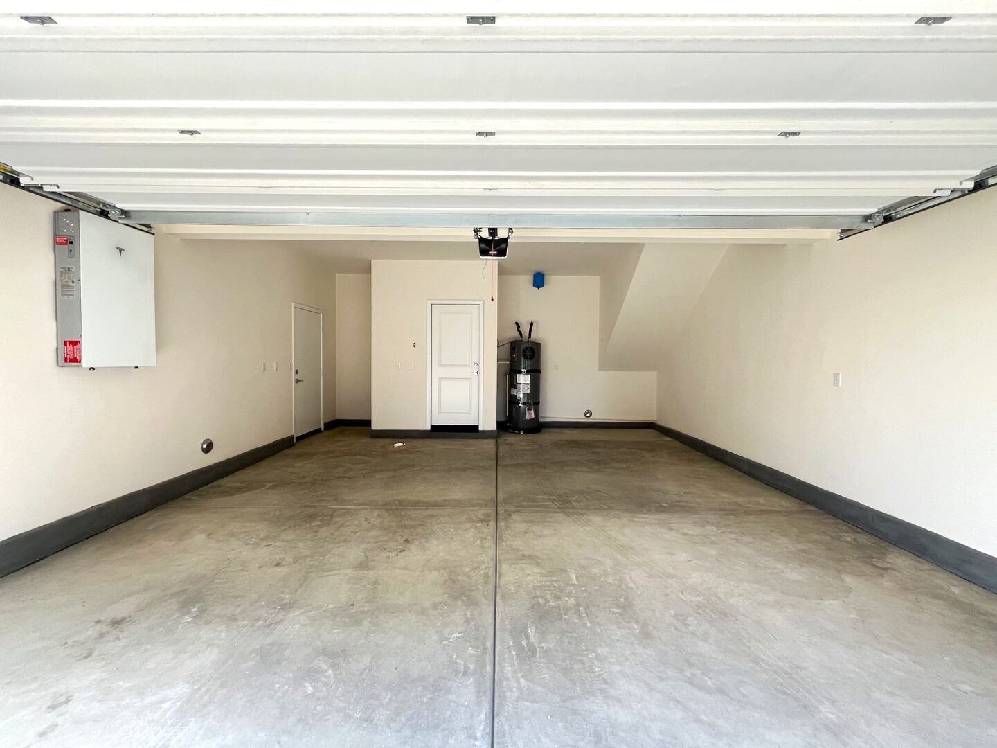 2606 E Hyde Paseo - Ontario - California - 3 bed, 2.5 bath rental property