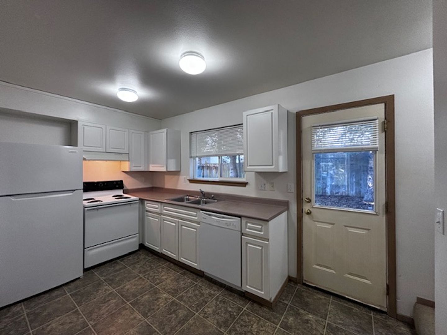 2719 - 2723 West Maplewood Avenue - Bellingham - Washington - 2 bed, 1 bath rental property