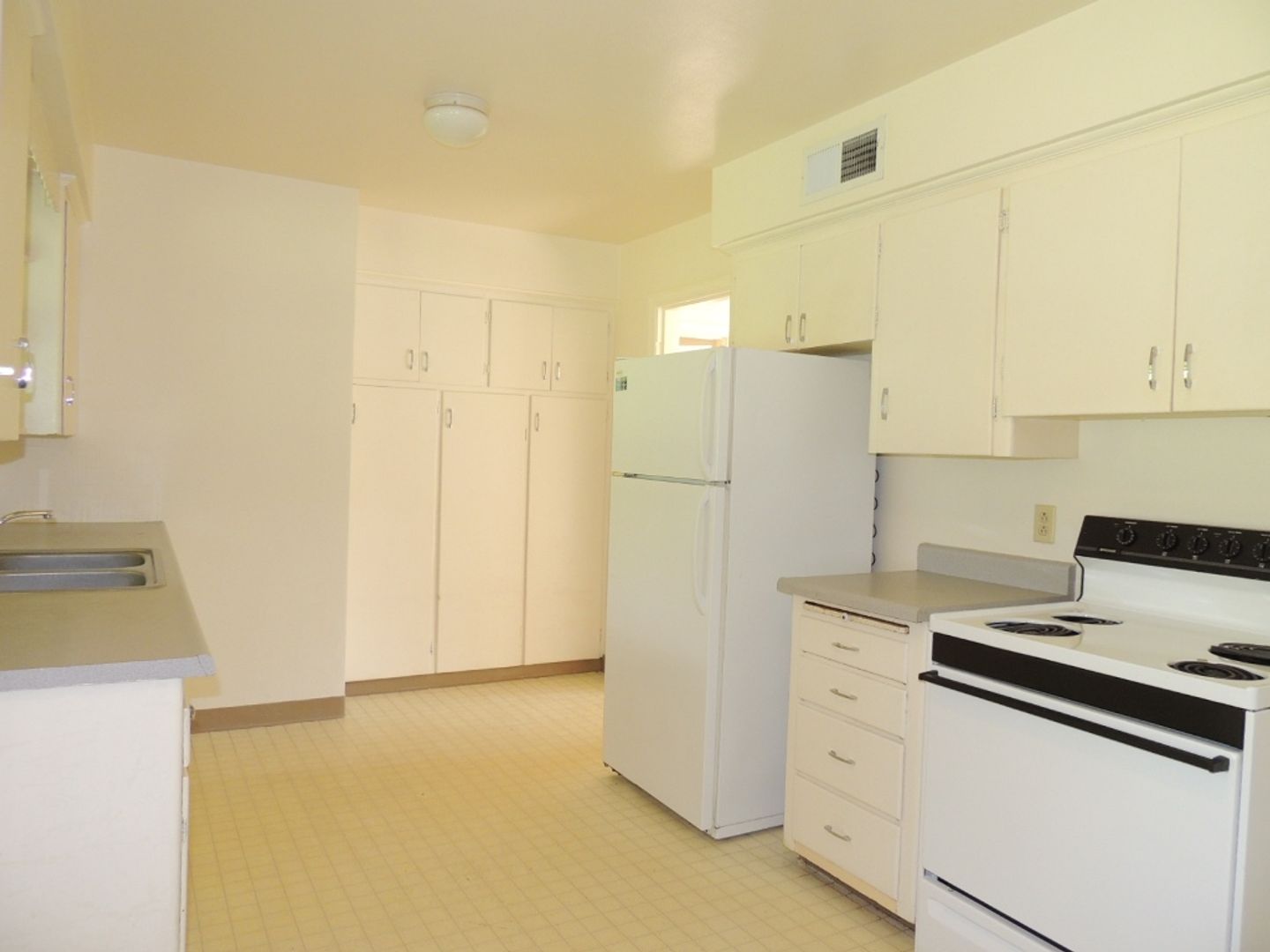 2724 SE 164th Ave. - Portland - Oregon - 2 bed, 1 bath rental property
