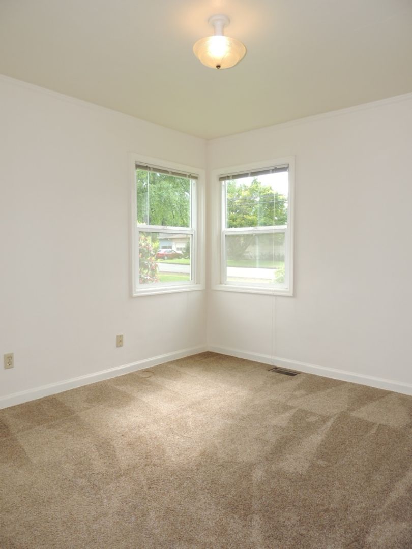 2724 SE 164th Ave. - Portland - Oregon - 2 bed, 1 bath rental property